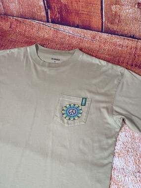 Parks Project Escape To Nature Graphic Pocket T-Shirt XL